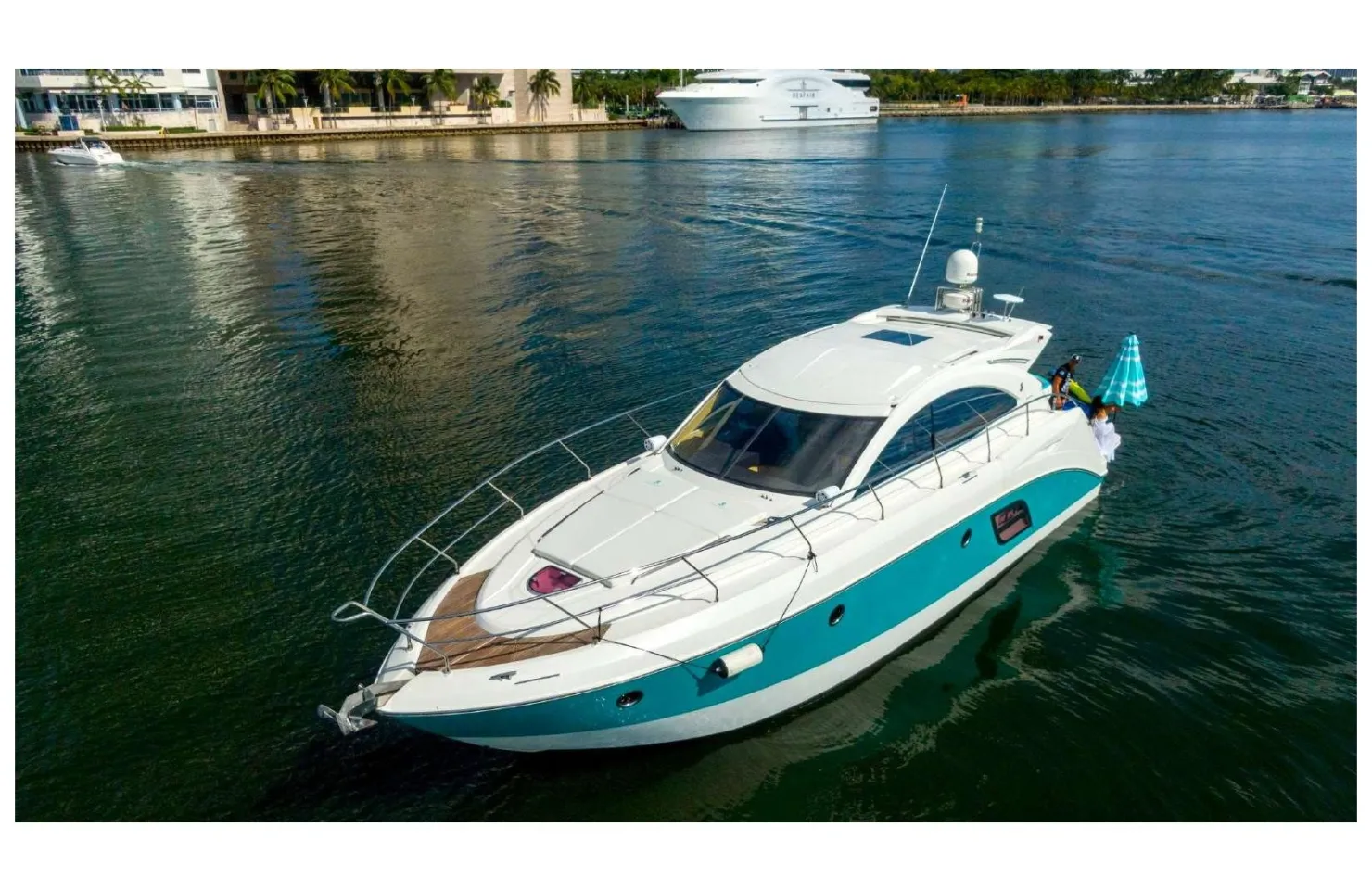 Beneteau spacious luxury yacht in Miami