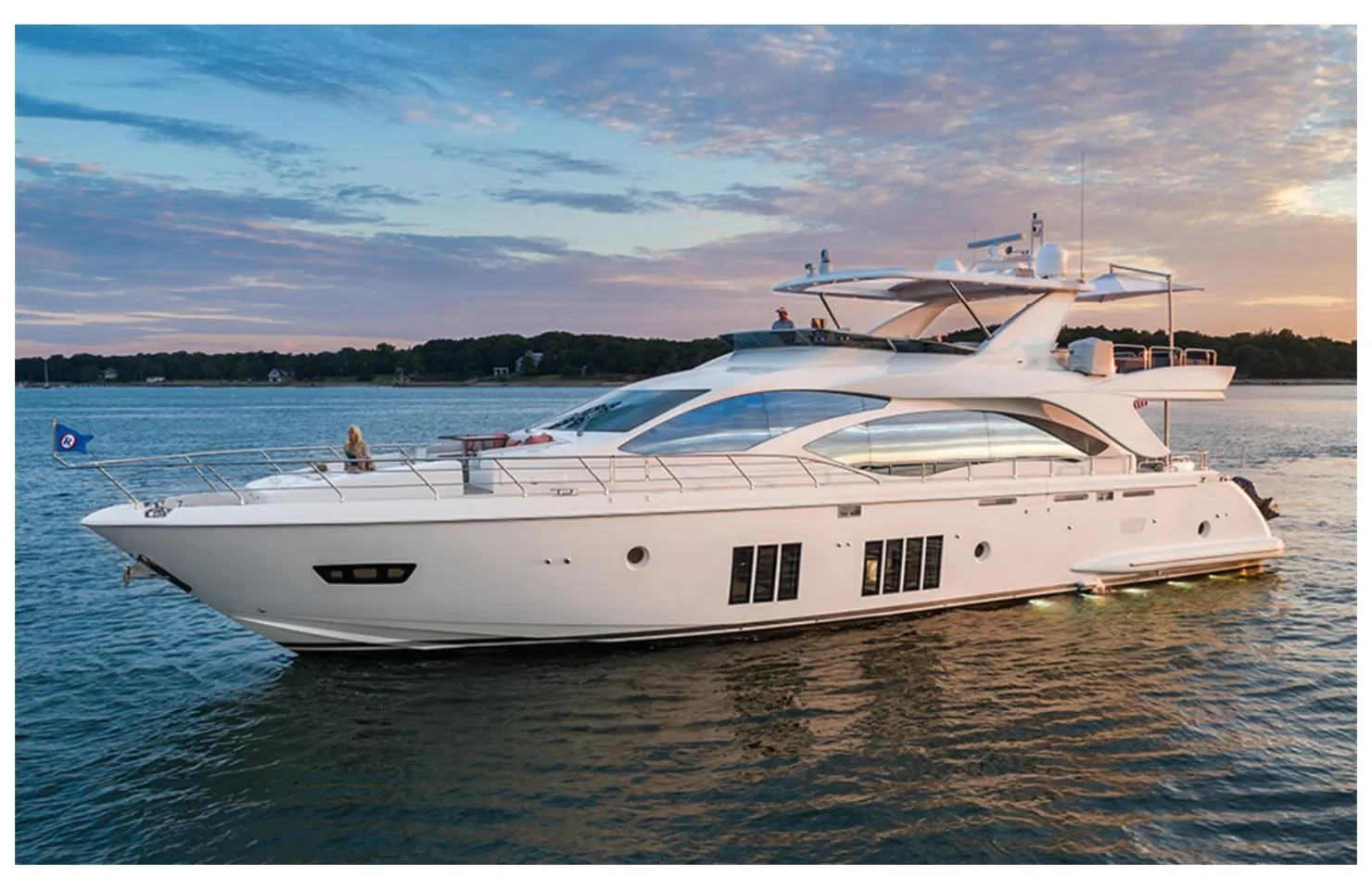 Azimut private boat hire in Miami