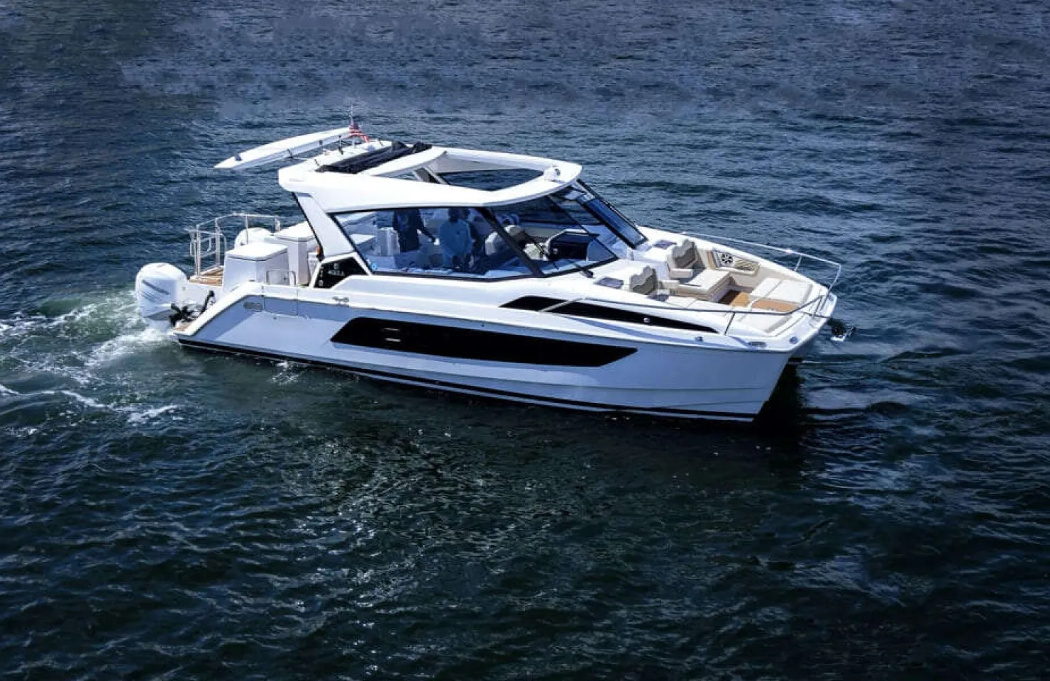 Aquila Powercat Boat Rental