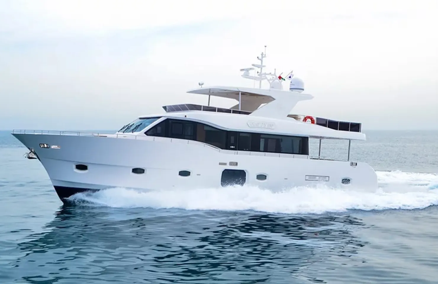 Dubai private boat rental