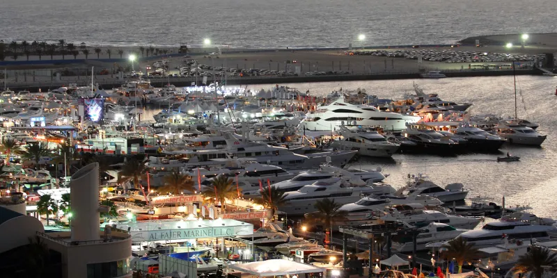 EXPOSIÇÃO INTERNACIONAL DE BARCOS NO DUBAI