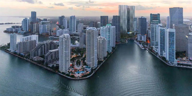 Os melhores Restaurantes em Miami por barco