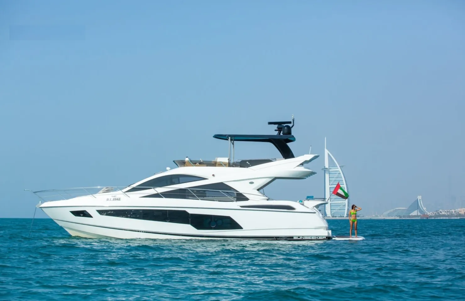 Outlaw Iate Sunseeker para aluguer privado no Dubai