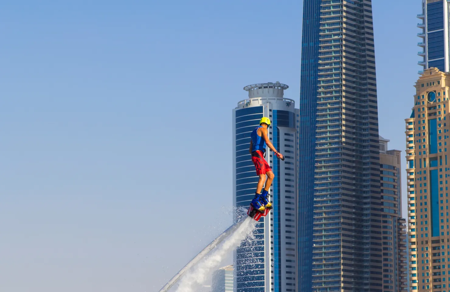 Flyboard no seu aluguer de barcos Dubai